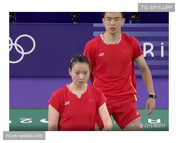 防守站位规则解析：如何根据对手位置调整站位技巧